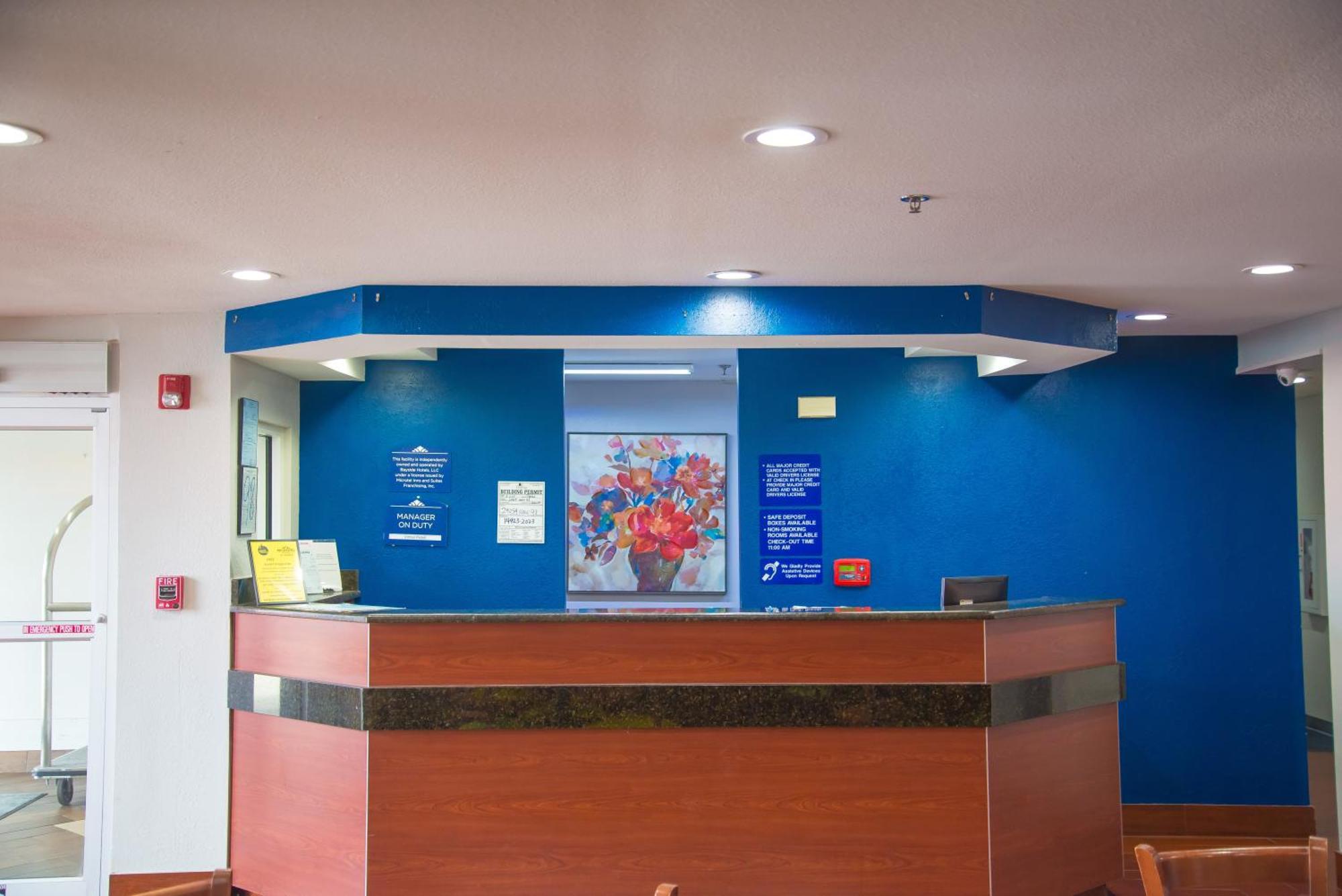 Microtel Inn & Suites By Wyndham Дафни Екстериор снимка