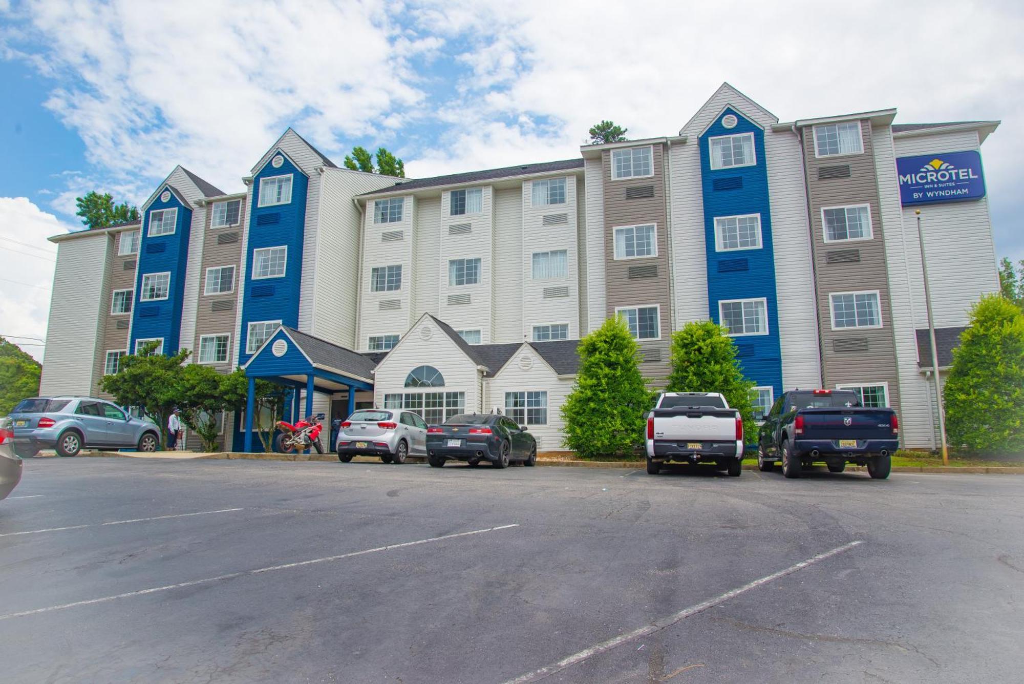 Microtel Inn & Suites By Wyndham Дафни Екстериор снимка
