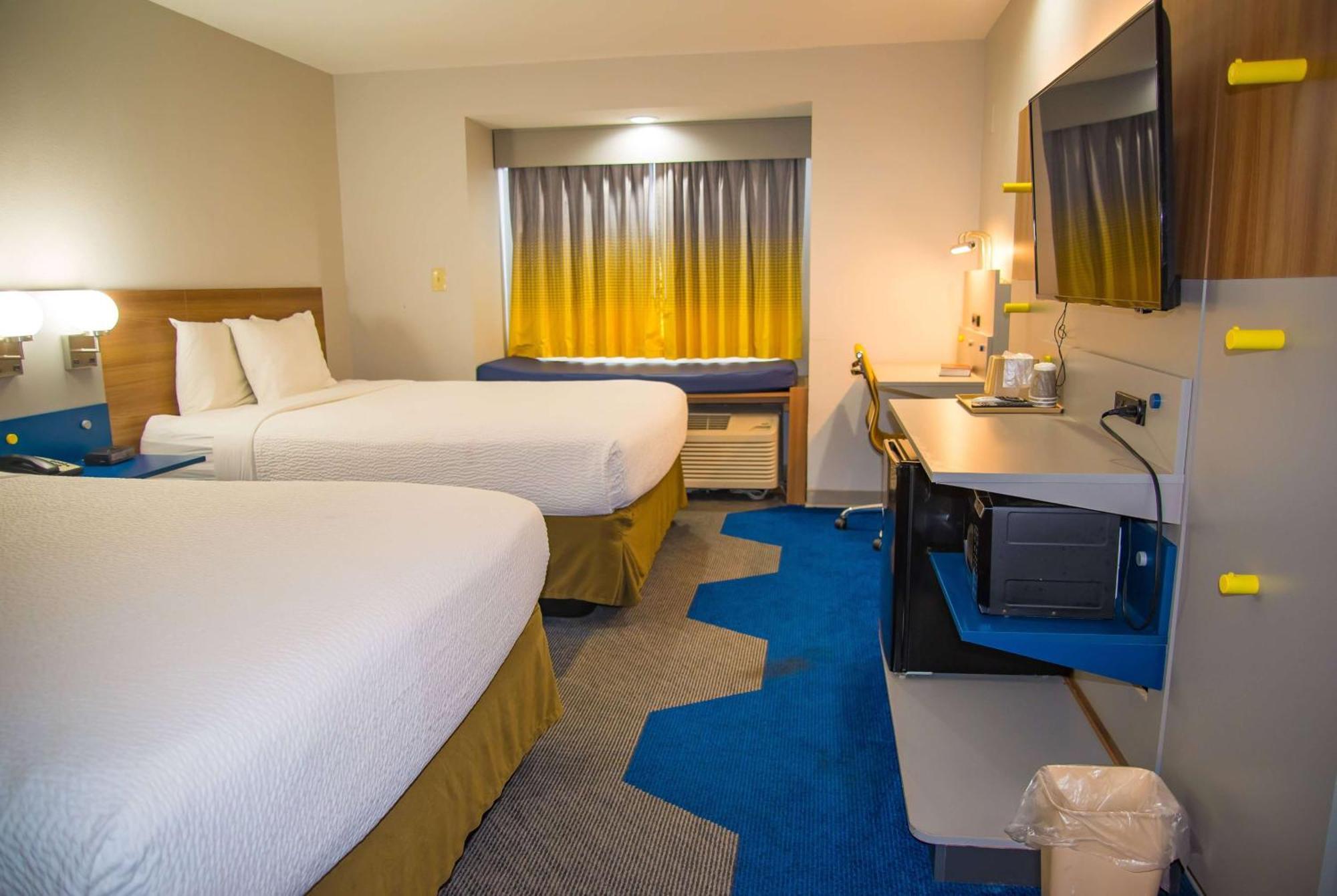 Microtel Inn & Suites By Wyndham Дафни Екстериор снимка