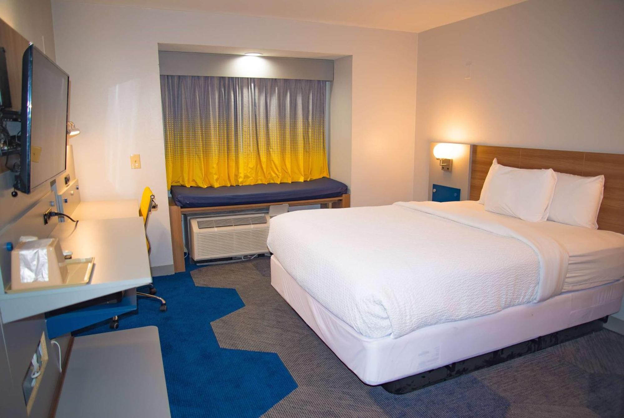 Microtel Inn & Suites By Wyndham Дафни Екстериор снимка